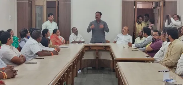 माने वहिनी, यड्रावकर यांना किंमत मोजायला लावू