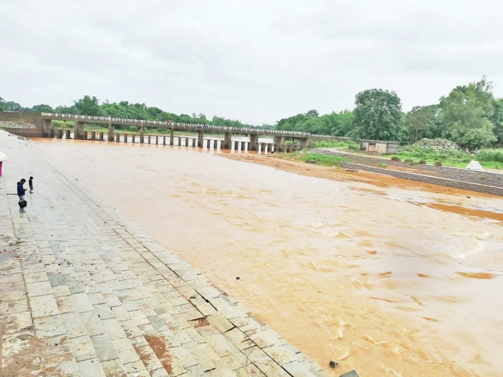 मलप्रभेचे पाणी बनले गढूळ