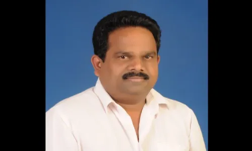 सिंधुदुर्गात कर्नाटकच्या वाहनांना प्रवेश करू देणार नाही- कुडतरकर