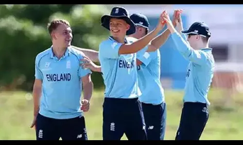 बांगलादेशला हरवून इंग्लंडची विजयी सलामी