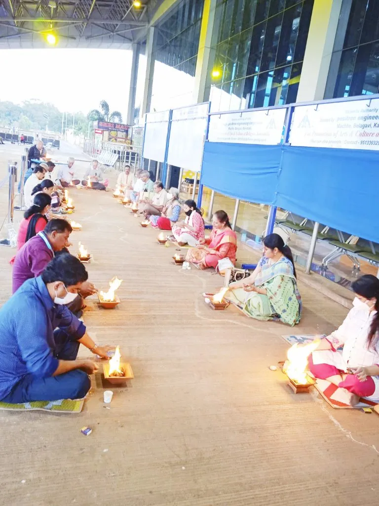 सांबरा विमानतळावर सामूहिक अग्निहोत्र