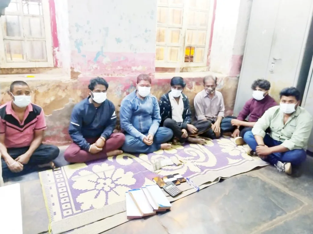 मटका घेणाऱया सात जणांना अटक