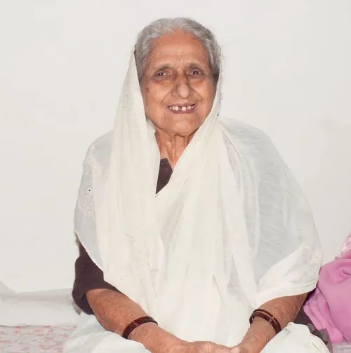 सुशिला मांडरे यांचे निधन