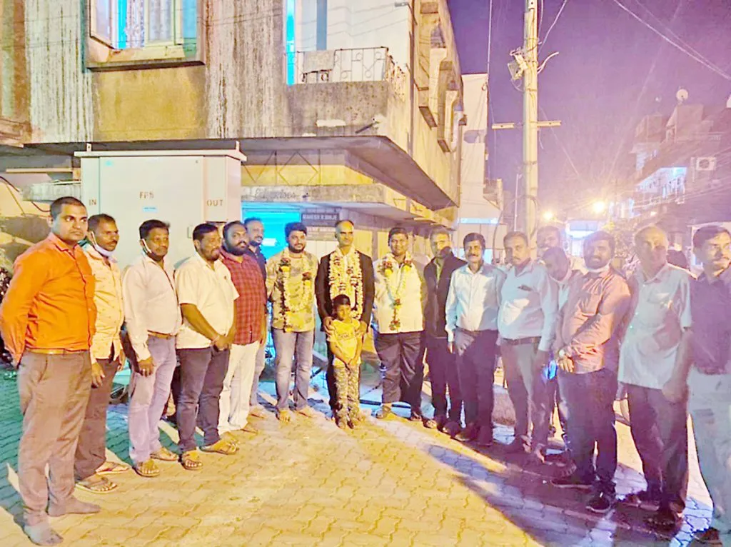 शुभम शेळके, अंकुश केसरकर यांची सुटका