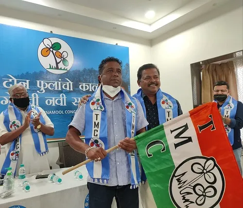 कुंभारजुवाचे माजी सरपंच सुरेंद्र नाईक गोवा टीएमसीत दाखल