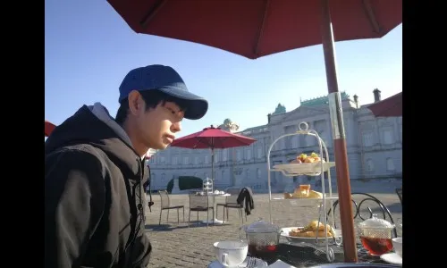 ‘काही न करता’ लाखोंची कमाई