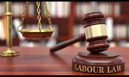 रत्नागिरीत एसटीच्या 56 कर्मचाऱयांविरूद्ध कामगार न्यायालयात तक्रार