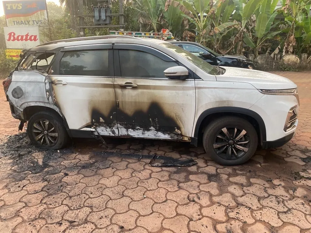 डिचोलीत आलिशान कारगाडीला आग