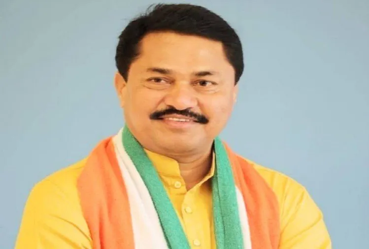 फडणवीसांच्या बंगल्याबाहेरील आंदोलन स्थगित