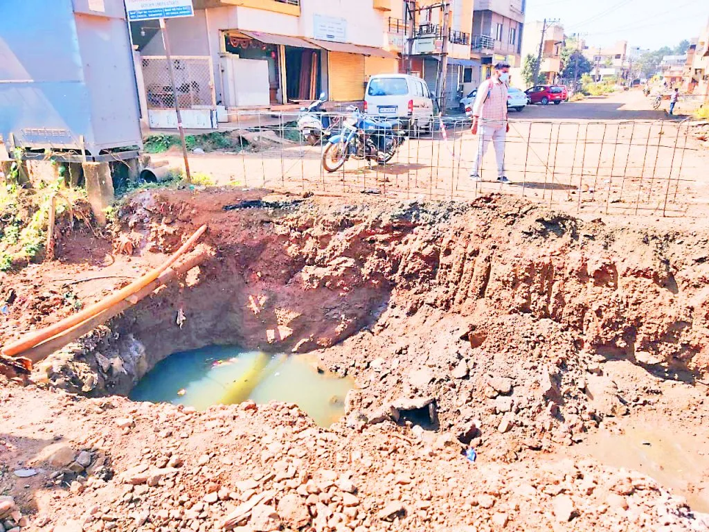 ओमकारनगर नाला बांधकाम संथगतीने