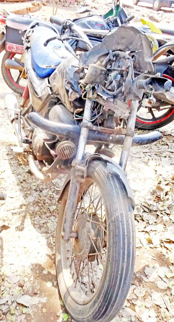 मोटारसायकल अपघातात चार युवक ठार