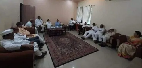 सोलापूर जिल्हा दूध संघाची निवडणूक बिनविरोध करण्यासाठी सर्वपक्षीय नेत्यांची बैठक