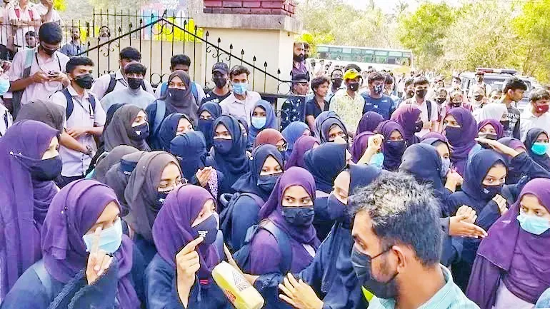 हिजाब वाद पेटविण्याचा आयएसआयचा कट