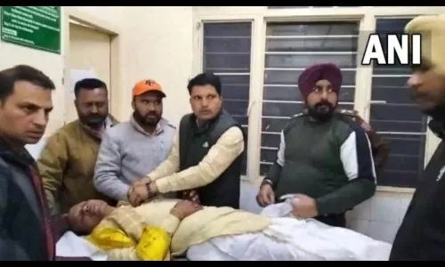 लुधियानामध्ये भाजप उमेदवारावर तलवारींनी हल्ला