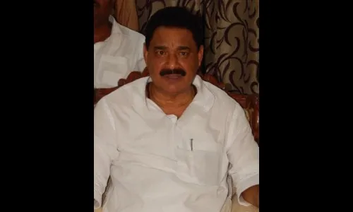 स्वतःच्या घरी भाजपचा झेंडा, सप उमेदवार बेशुद्ध