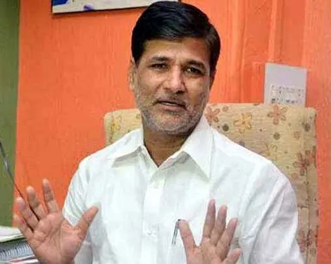 विशेष मागासवर्ग आयोग गठित करणे ही धूळफेक