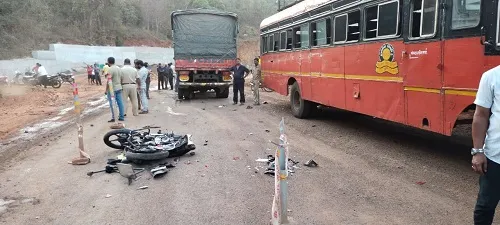 भरधाव टेम्पोने दुचाकीला चिरडले, दोघेजण जागीच ठार