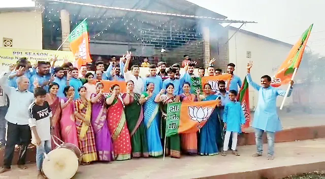 डॉ. प्रमोद सावंत यांची मुख्यमंत्रिपदासाठी निवड होताच सांखळीत जल्लोष