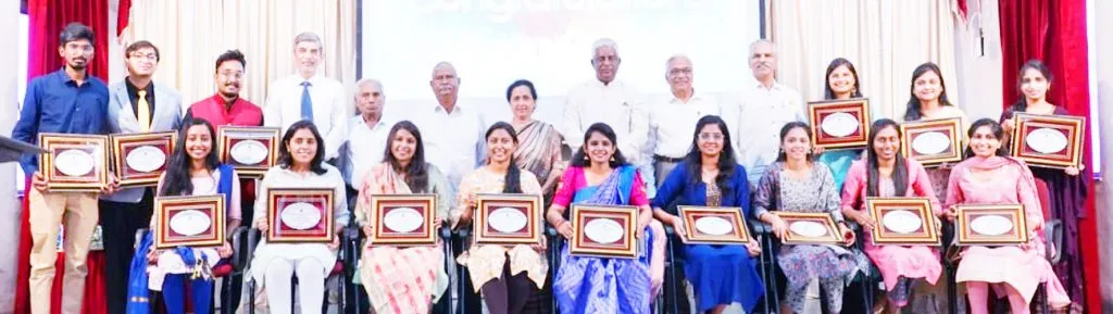 नाथाजीराव हलगेकर डेंटल कॉलेजचे यश