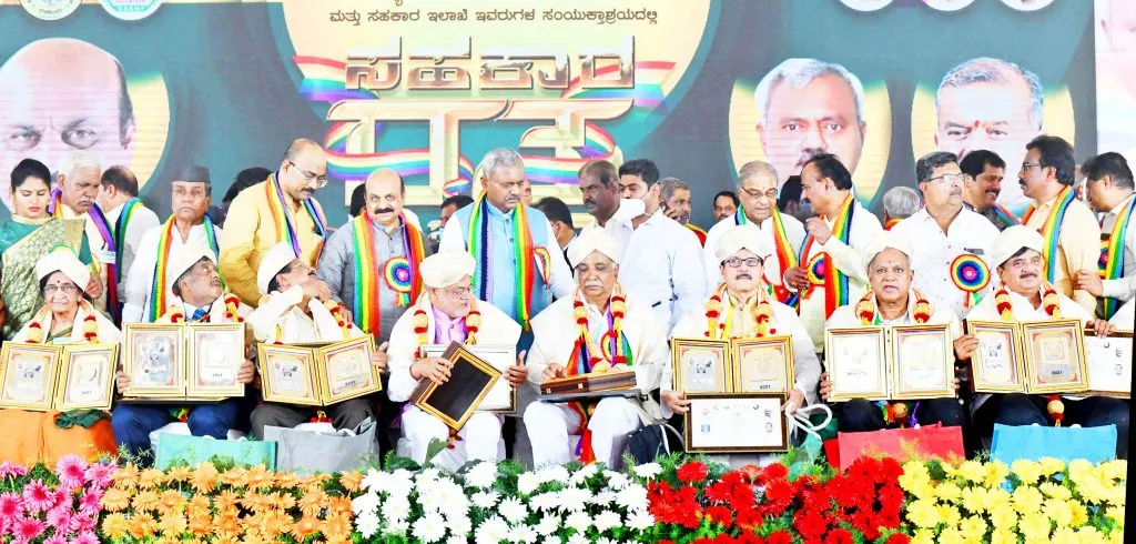 सहकार क्षेत्राला अग्रस्थानी नेण्यासाठी सहकार्य