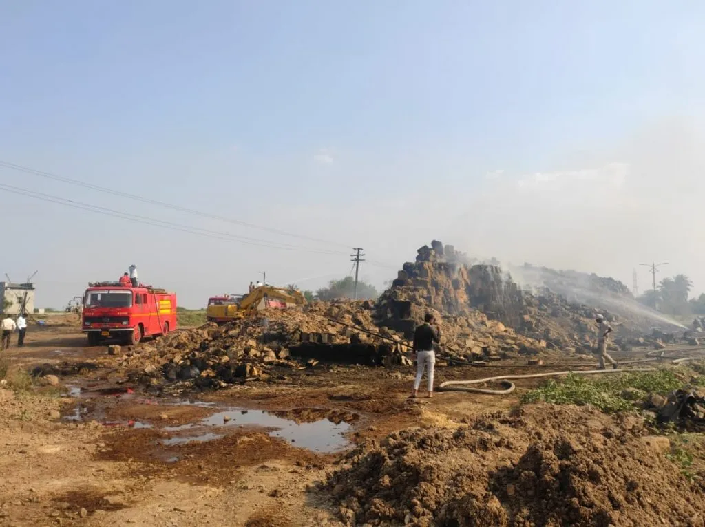 सुरवडीतील न्यू फलटण डिस्टलरीत भिषण आग