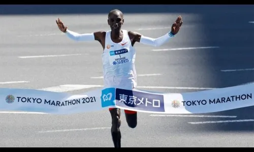 किपचोगे टोकियो मॅरेथॉन विजेता