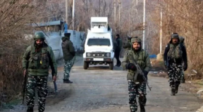 काश्मीर खोऱ्यात 4 दहशतवाद्यांना कंठस्नान; एकाला जिवंत पकडले