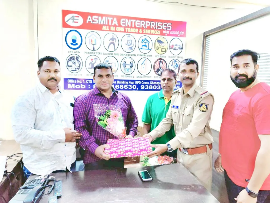 अस्मिता एन्टरप्रायझेसतर्फे उत्तीर्ण पंचांचा सत्कार