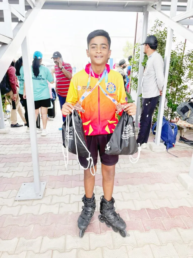 राष्ट्रीय स्केटींग स्पर्धेत देवेन बामणेला कांस्यपदक
