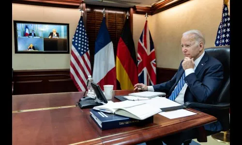 युक्रेनसाठी 33 अब्ज डॉलर्सची मागणी