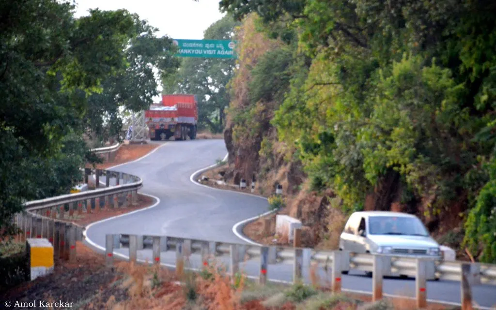 मुख्यमंत्र्यांकडून दोघे अभियंते निलंबित