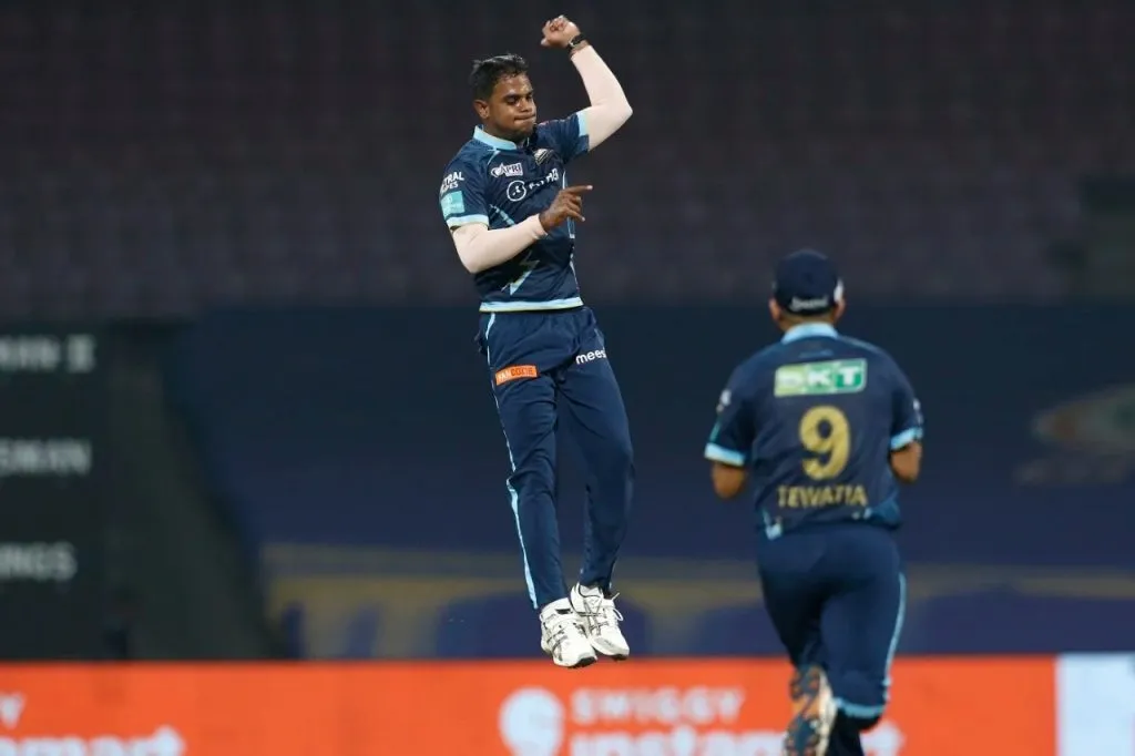 गुजरात टायटन्सची राजस्थानावर 37 धावांनी मात,
