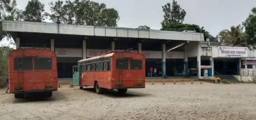 ऐन उन्हाळ्यात शिराळा बसस्थानक लाईट व पाण्याविना व्याकूळ