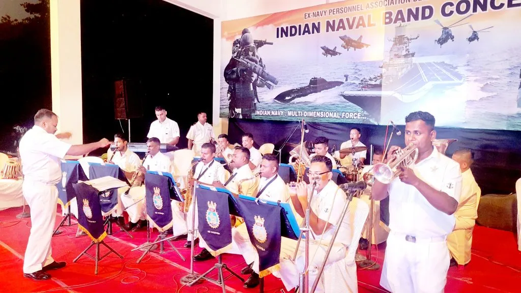 नौदल वाद्यवृंदांकडून अप्रतिम संगीत मैफल