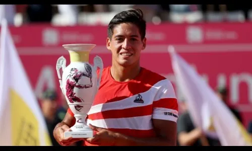 अर्जेंटिनाचा सेबॅस्टियन बाएझ अजिंक्य