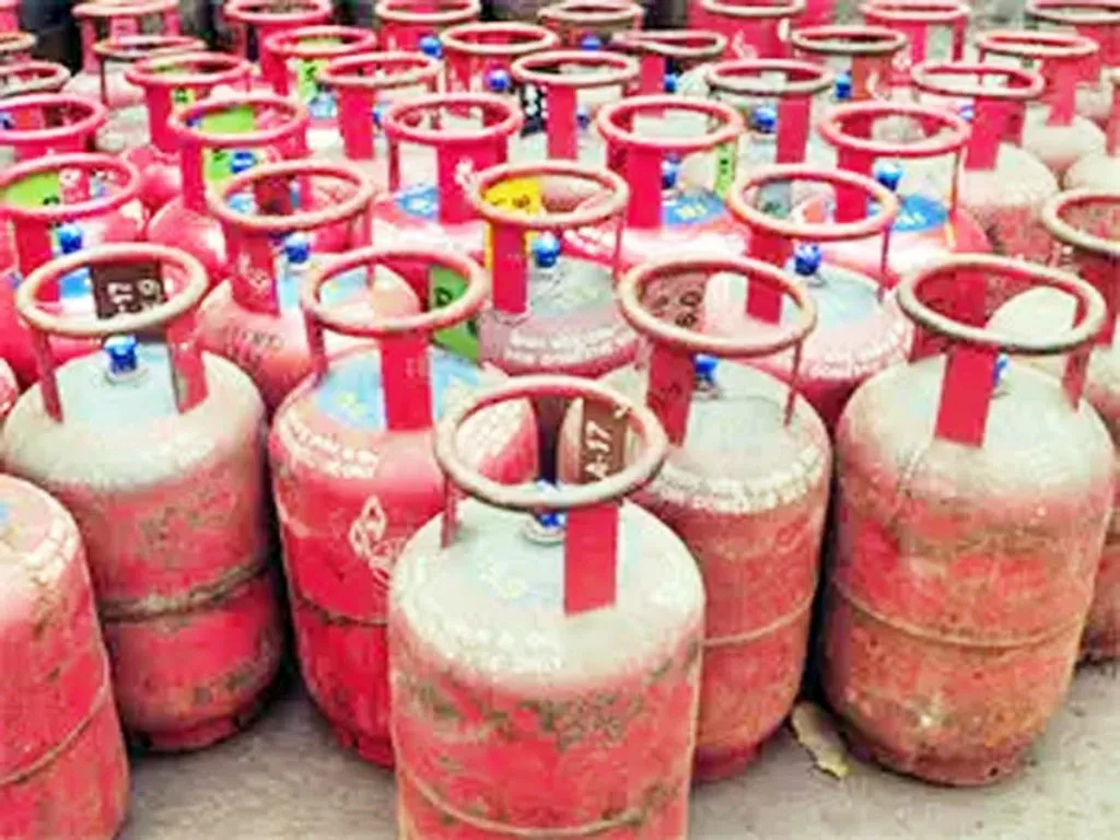 commercial gas cylinder price hiked
