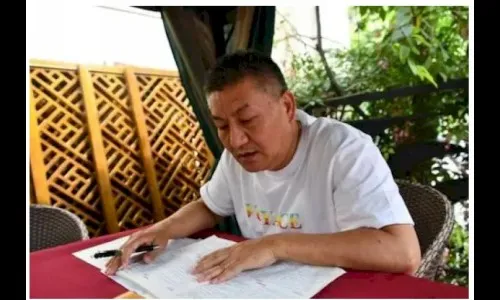 वयाच्या 55 व्या वर्षीही देतोय प्रवेशपरीक्षा