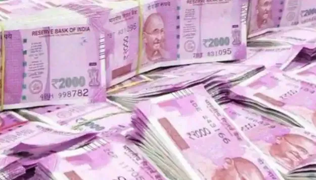 पोलीस असल्याची बतावणी करून २२ लाख हातोहात लांबवले