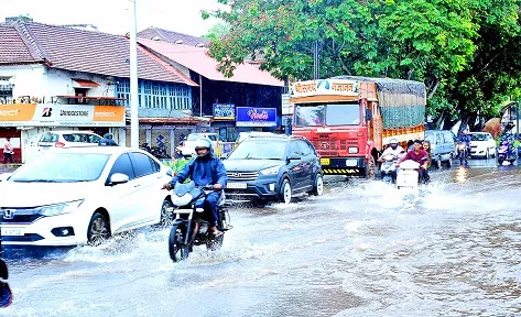चाले खेळ उन – पावसाचा!