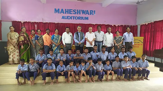 कर्नाटक राज्य मानवी हक्क आयोगाचे रूपकुमार दत्ता यांची माहेश्वरीअंधशाळेला भेट