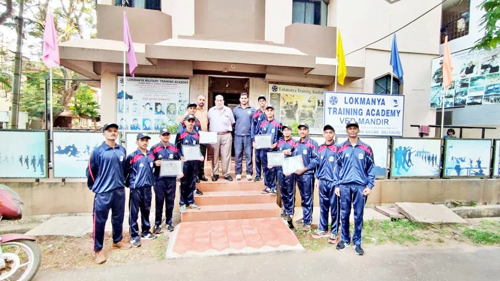 लोकमान्य मिलिटरी अकॅडमीच्या विद्यार्थ्यांना निरोप