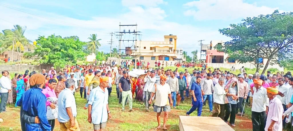 गौंडवाड घटनेप्रकरणी दोन एफआयआर