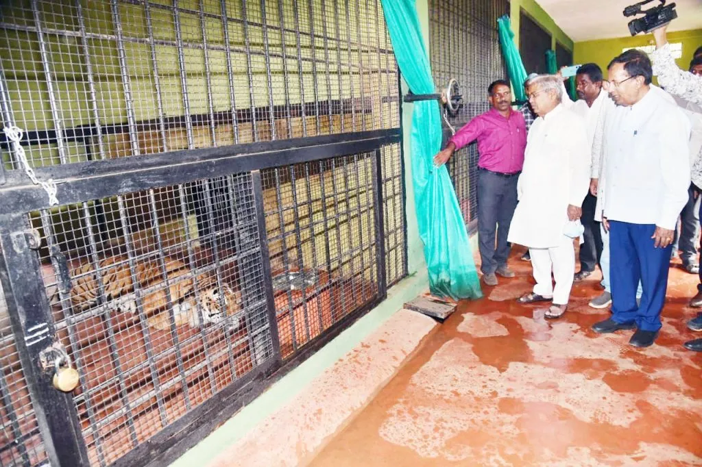 केंद्रीय राज्यमंत्री सोमप्रकाश यांची भुतरामहट्टी प्राणीसंग्रहालयाला भेट