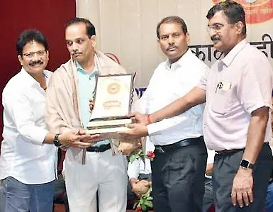 उत्तम रेडकर यांना समाजसेवेसाठी ‘समाज शिरोमणी’ पुरस्कार