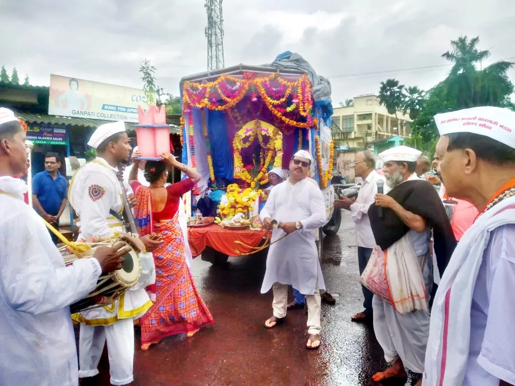 सांगे येथे वारकऱयांचे भव्य स्वागत