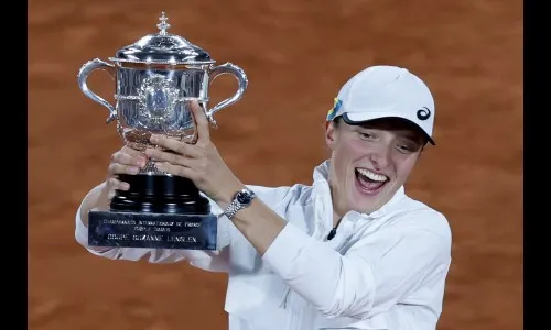 पोलंडची इगा स्वायटेक फ्रेंच ग्रँडस्लॅमची सम्राज्ञी