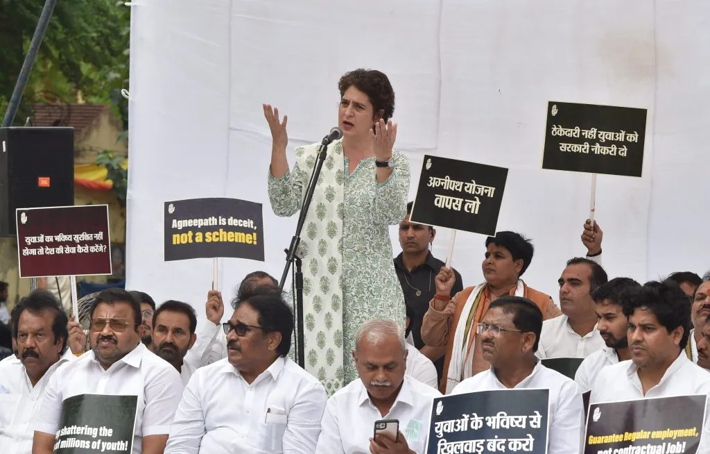 जंतर-मंतरवर काँग्रेसचे ‘सत्याग्रह’ आंदोलन