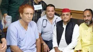 आझम खान यांची अखिलेश यांनी घेतली भेट