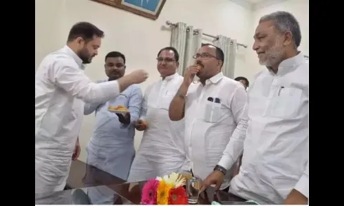 बिहारमध्ये ओवैसी यांच्या पक्षात फूट