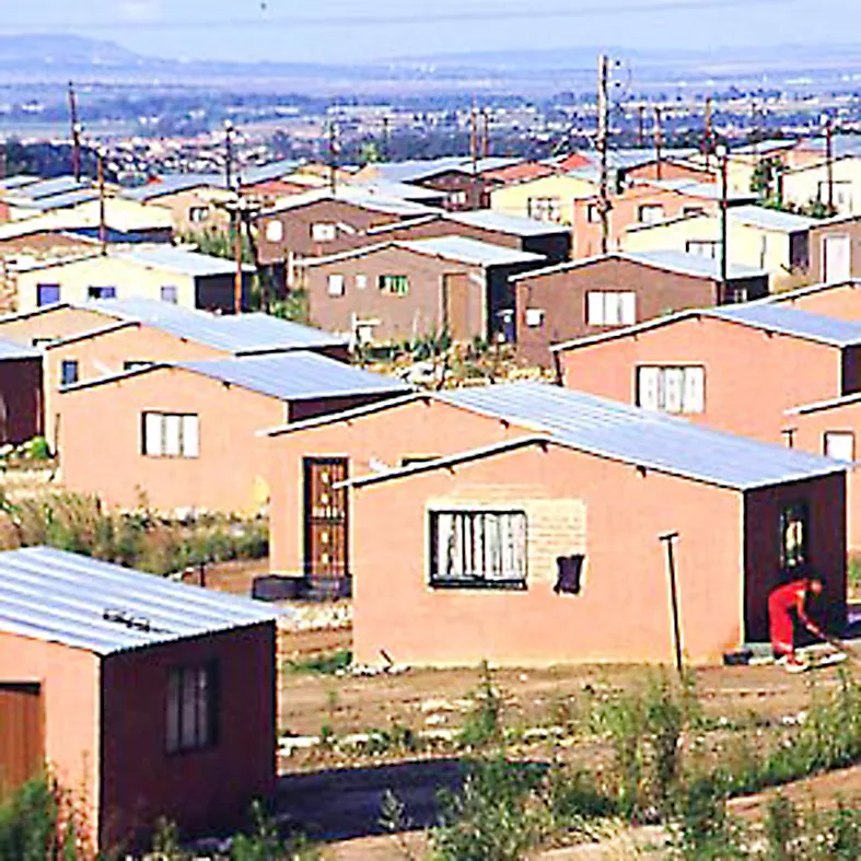 तालुक्यात 711 घरे अजूनही नामंजूर